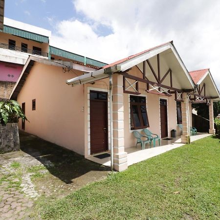 Villa Keluarga Bre Batunanggar Berastagi Eksteriør bilde